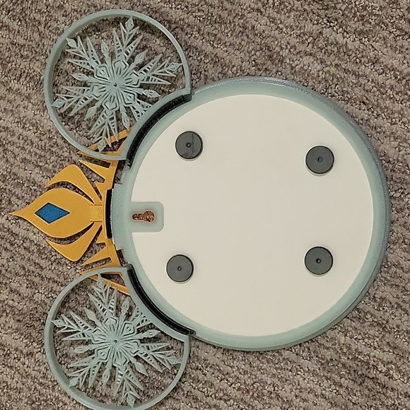 Frozen Elsa and Anna Themed 3D Printed Disney Pin Board, Minnie Ears, and Crown - Picture 10 of 15